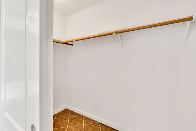 909 Neal St, Los Banos, CA 93635