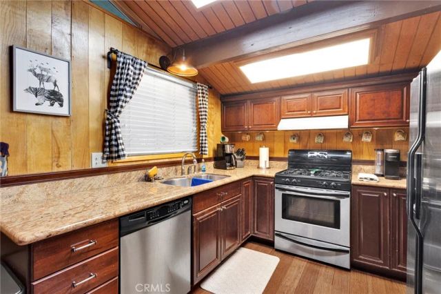 535 Sunderland Court, Lake Arrowhead, CA 92352