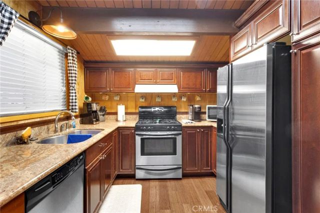 535 Sunderland Court, Lake Arrowhead, CA 92352