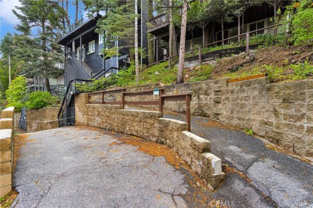 535 Sunderland Court, Lake Arrowhead, CA 92352