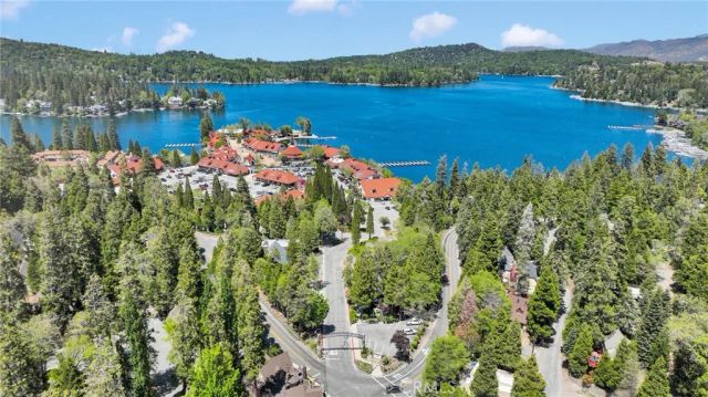 535 Sunderland Court, Lake Arrowhead, CA 92352