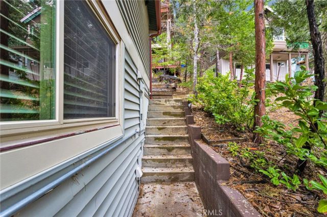 535 Sunderland Court, Lake Arrowhead, CA 92352