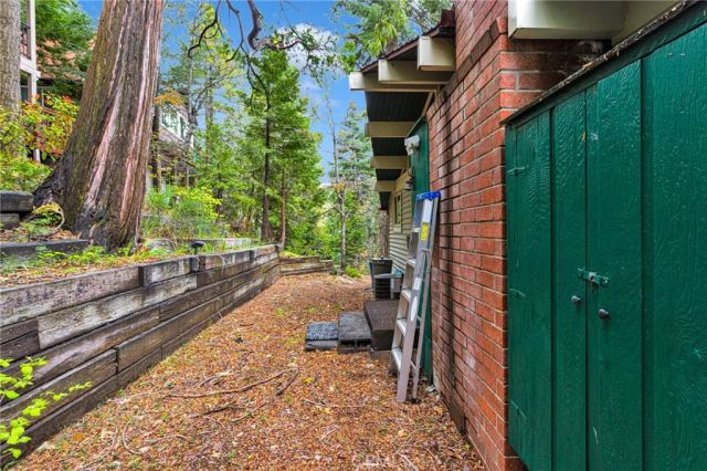 535 Sunderland Court, Lake Arrowhead, CA 92352