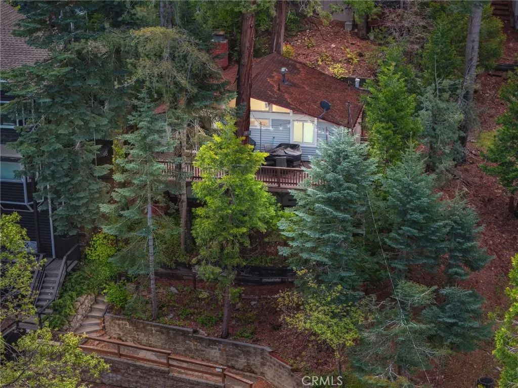 535 Sunderland Court, Lake Arrowhead, CA 92352