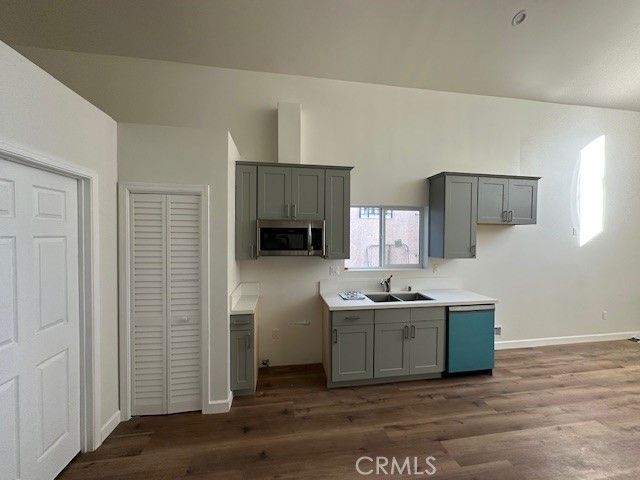 5507 S Manhattan Place, Los Angeles, CA 90062