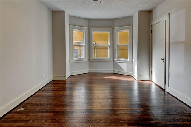 1326 Lake Avenue, Kansas City, MO 64109