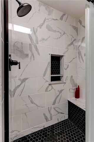 1326 Lake Avenue, Kansas City, MO 64109