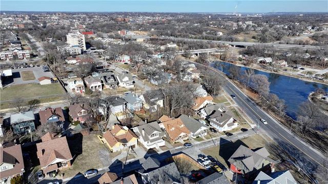 1326 Lake Avenue, Kansas City, MO 64109