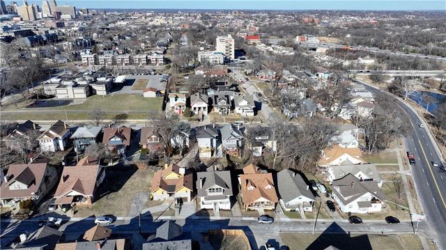 1326 Lake Avenue, Kansas City, MO 64109