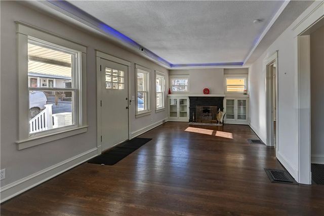 1326 Lake Avenue, Kansas City, MO 64109