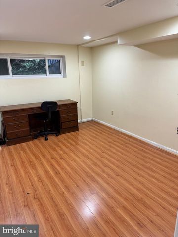 701 ROBERT RD, Rockville, MD 20850