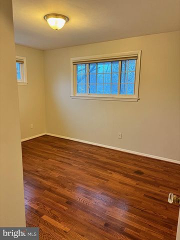701 ROBERT RD, Rockville, MD 20850