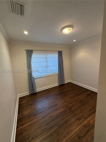4943 Riviera Dr -, Coral Gables, FL 33146