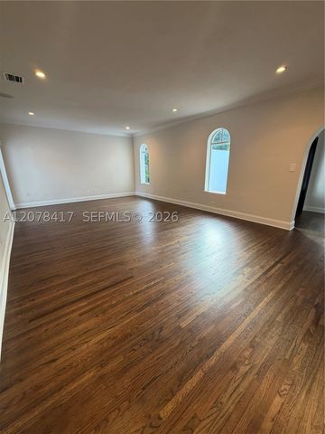 4943 Riviera Dr -, Coral Gables, FL 33146