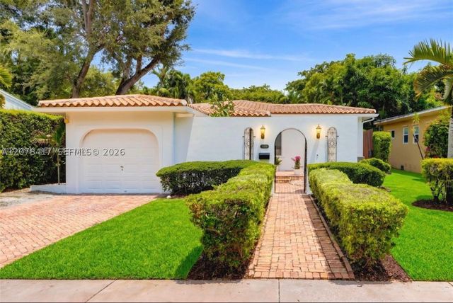 4943 Riviera Dr -, Coral Gables, FL 33146