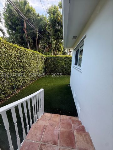 4943 Riviera Dr -, Coral Gables, FL 33146