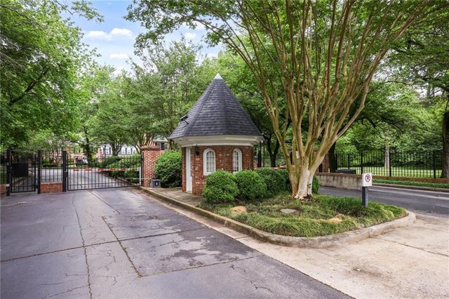 25 Independence Place NW, Atlanta, GA 30318