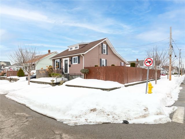 214 Grand Avenue, Pawtucket, RI 02861