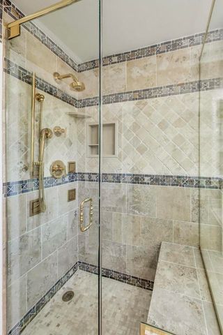 610 S Nawata Avenue, Mount Prospect, IL 60056