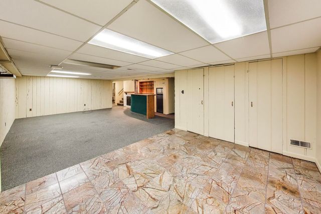 610 S Nawata Avenue, Mount Prospect, IL 60056