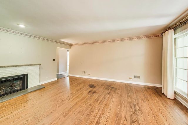 610 S Nawata Avenue, Mount Prospect, IL 60056