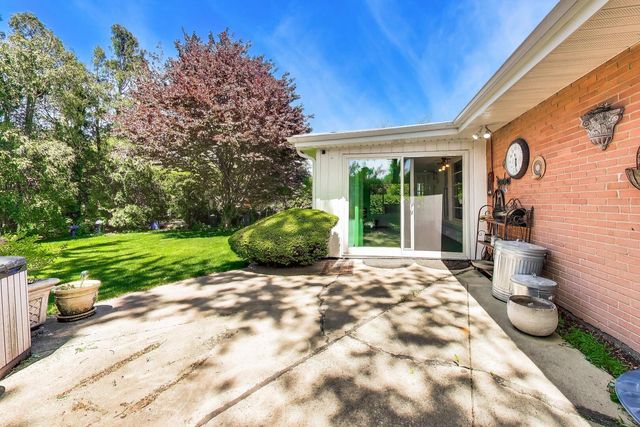 610 S Nawata Avenue, Mount Prospect, IL 60056