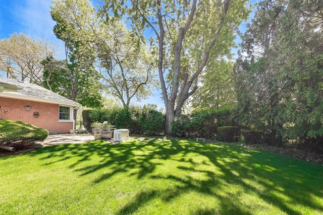 610 S Nawata Avenue, Mount Prospect, IL 60056