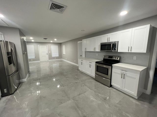 129 Euclid Boulevard, Lantana, FL 33462