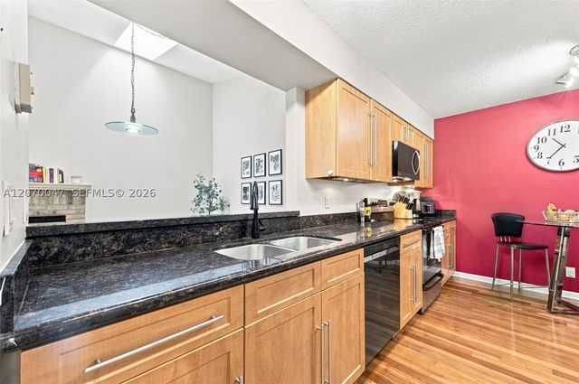 10852 Cypress Glen Dr, Coral Springs, FL 33071