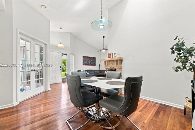 10852 Cypress Glen Dr, Coral Springs, FL 33071