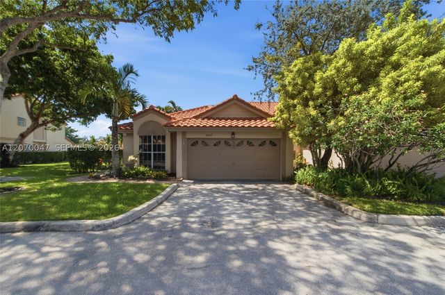 10852 Cypress Glen Dr, Coral Springs, FL 33071