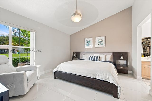 10852 Cypress Glen Dr, Coral Springs, FL 33071