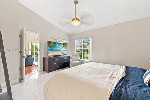 10852 Cypress Glen Dr, Coral Springs, FL 33071