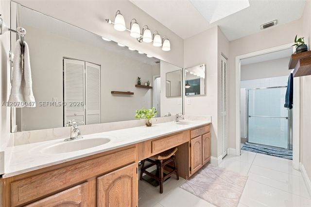 10852 Cypress Glen Dr, Coral Springs, FL 33071