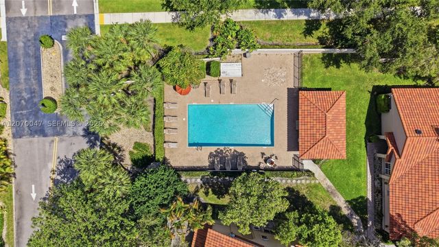 10852 Cypress Glen Dr, Coral Springs, FL 33071