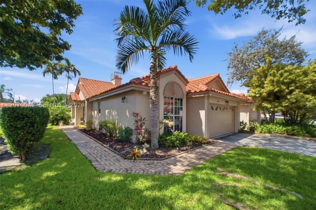 10852 Cypress Glen Dr, Coral Springs, FL 33071