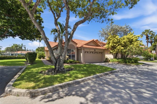 10852 Cypress Glen Dr, Coral Springs, FL 33071