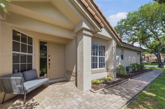 10852 Cypress Glen Dr, Coral Springs, FL 33071