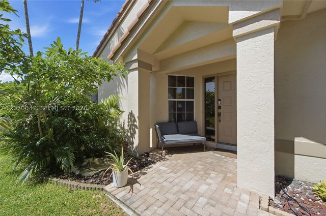 10852 Cypress Glen Dr, Coral Springs, FL 33071