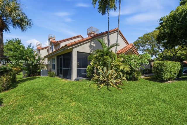 10852 Cypress Glen Dr, Coral Springs, FL 33071