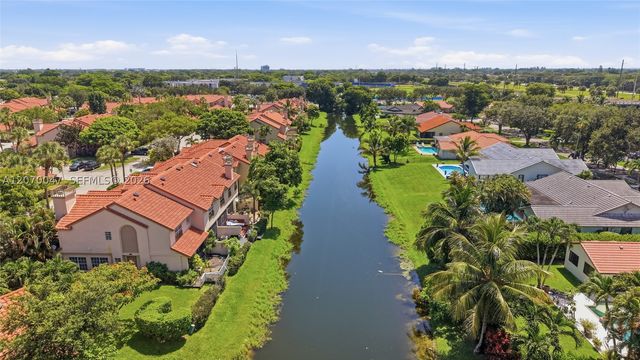 10852 Cypress Glen Dr, Coral Springs, FL 33071