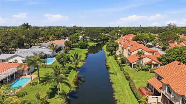 10852 Cypress Glen Dr, Coral Springs, FL 33071