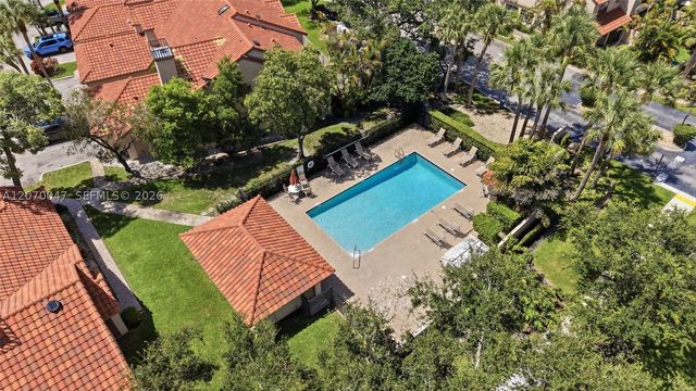 10852 Cypress Glen Dr, Coral Springs, FL 33071