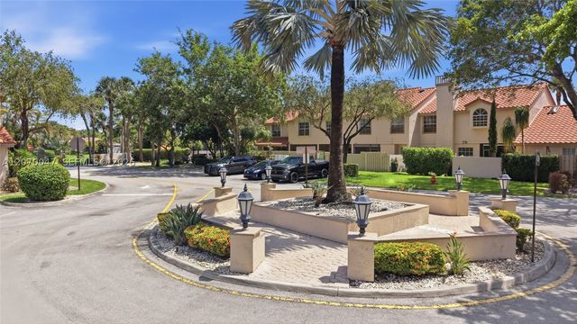 10852 Cypress Glen Dr, Coral Springs, FL 33071