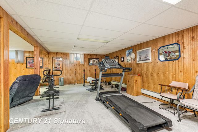 211 Holbrook Lane, Saginaw Twp, MI 48638