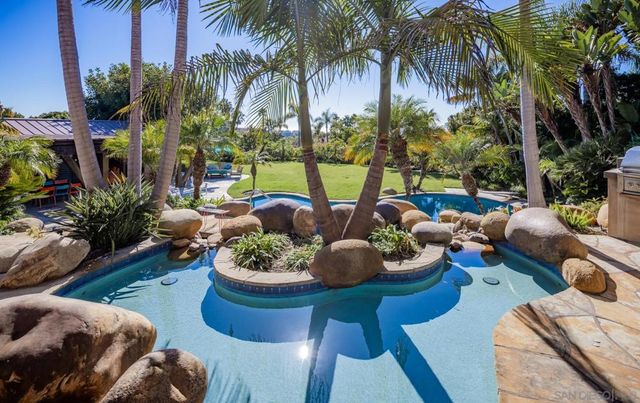 1650 Bella Laguna Court, Encinitas, CA 92024