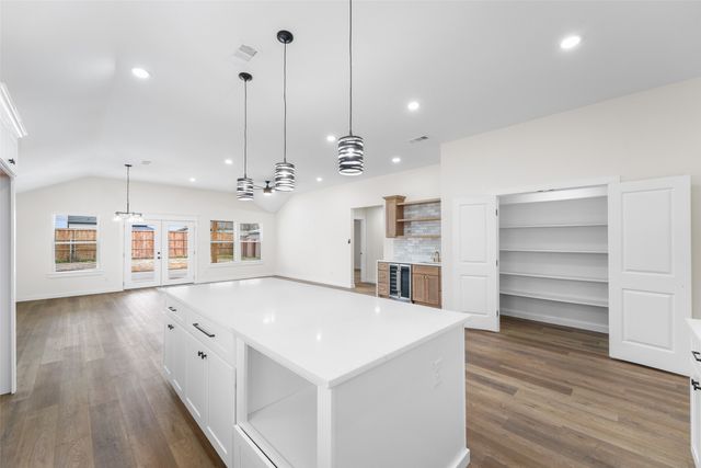 2434 Iroquois Street, Dallas, TX 75212