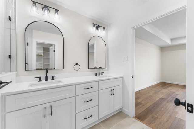 2434 Iroquois Street, Dallas, TX 75212