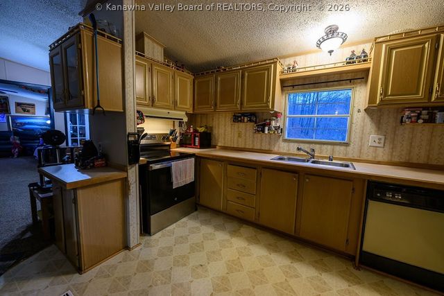 153 Everett Hager Road, Chapmanville, WV 25508