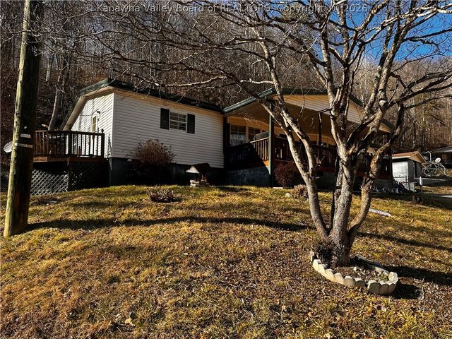 153 Everett Hager Road, Chapmanville, WV 25508